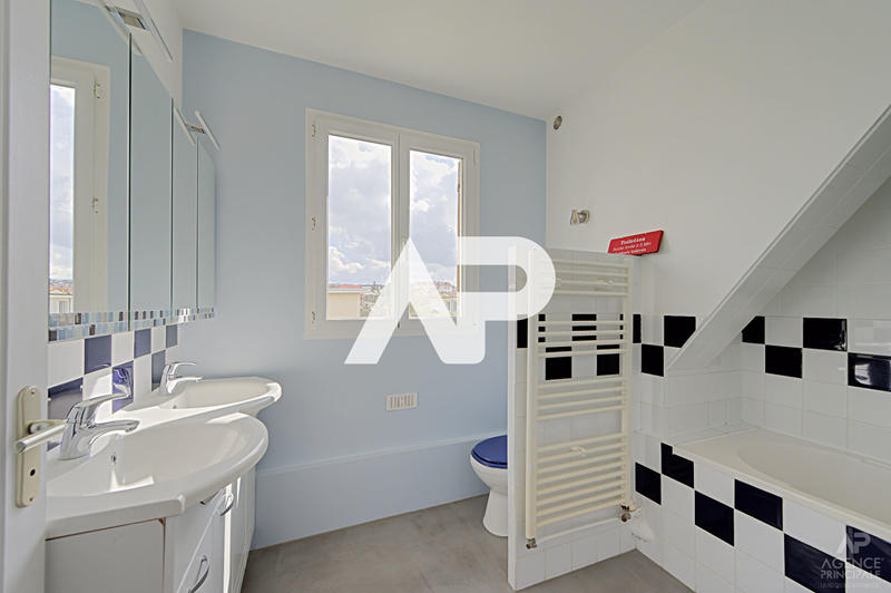 Maison - 132 m² - 7 pièces