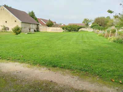Terrain constructible - 1 131 m²