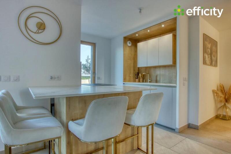 Appartement - 100 m² - 4 pièces