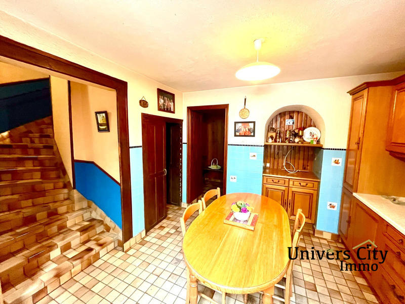 Maison - 207 m² - 9 pièces