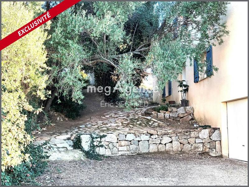 Villa - 283 m² - 10 pièces