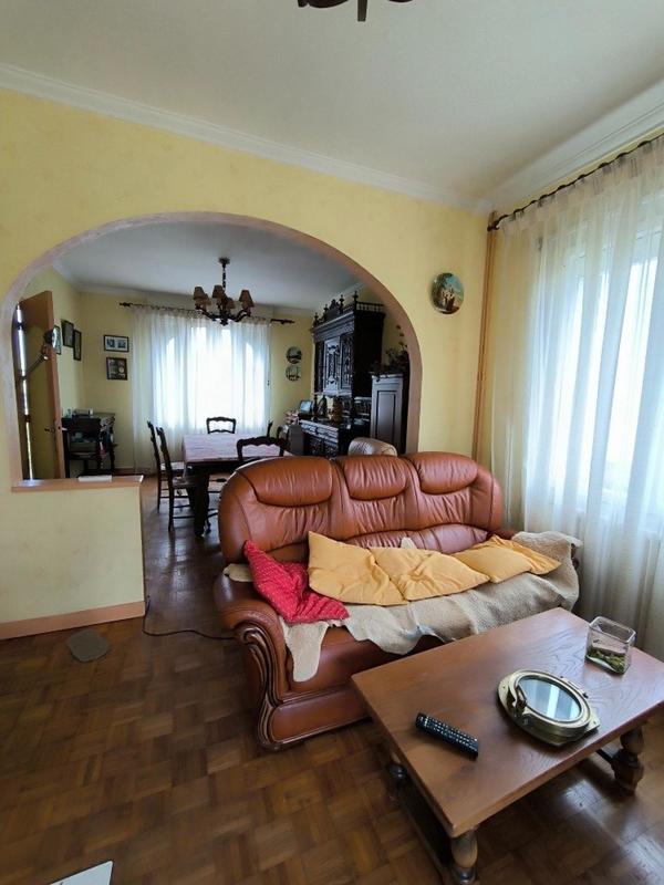 Maison - 104 m² - 6 pièces