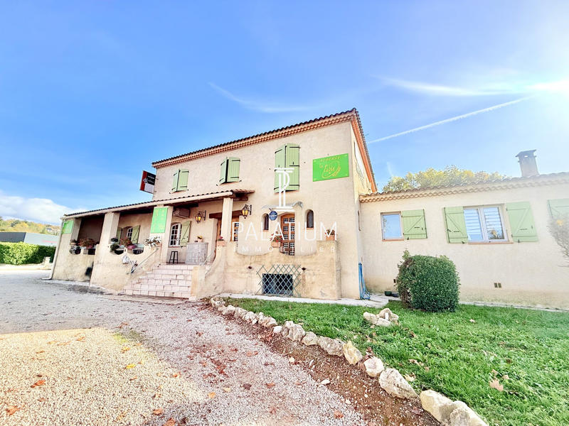 Fonds de commerce - 300 m²