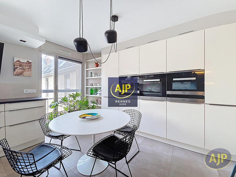 Appartement - 135 m² - 5 pièces