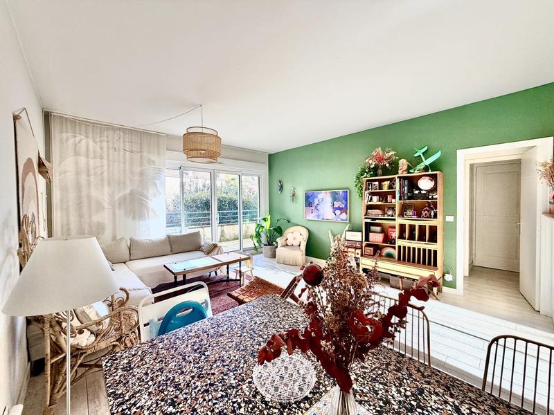 Appartement - 90 m² - 3 pièces