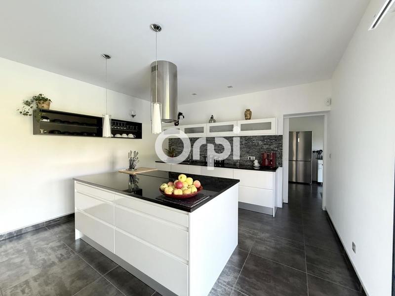 Maison - 290 m² - 5 pièces