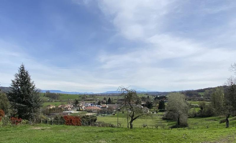 Terrain constructible - 1 900 m²