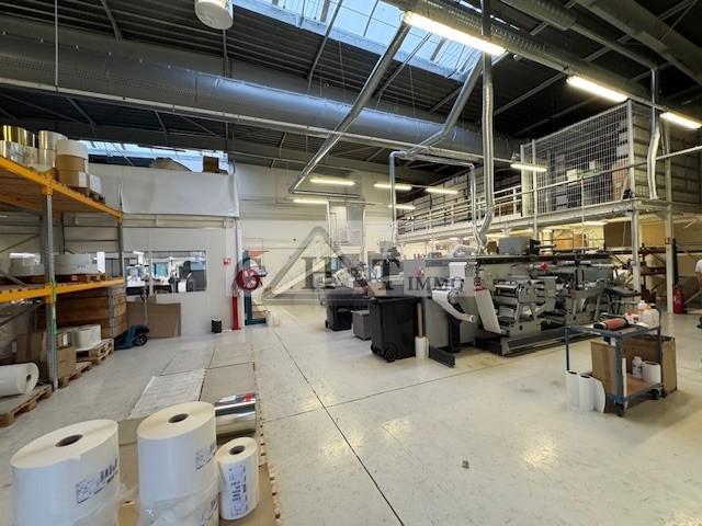 Entrepôt - 1 626 m²