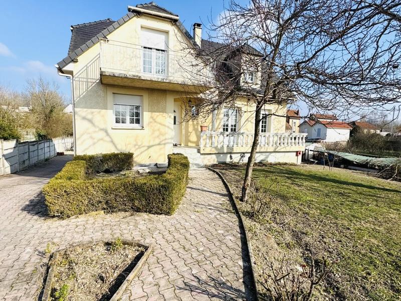 Maison - 150 m² - 8 pièces