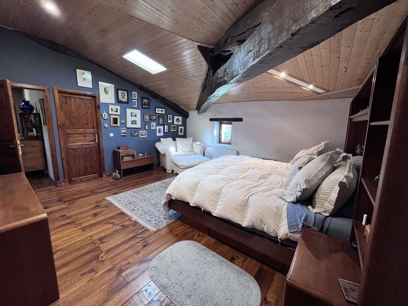 Maison traditionnelle - 290 m² - 7 pièces