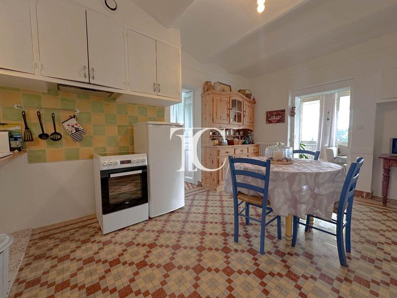 Propriété - 175 m² - 8 pièces