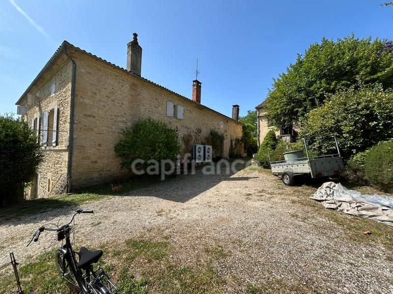 Maison - 466 m² - 17 pièces