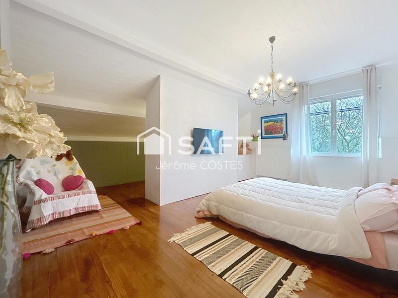 Maison - 345 m² - 10 pièces