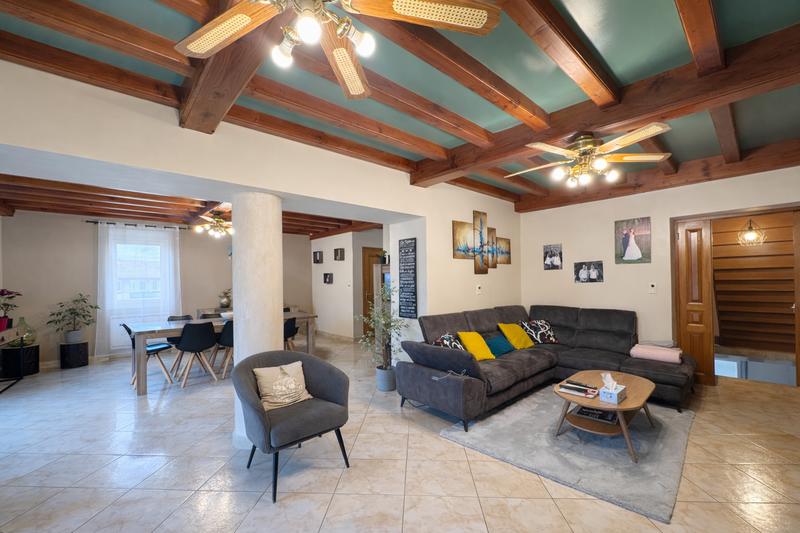 Maison - 209 m² - 7 pièces