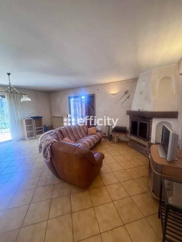 Maison - 397 m² - 4 pièces