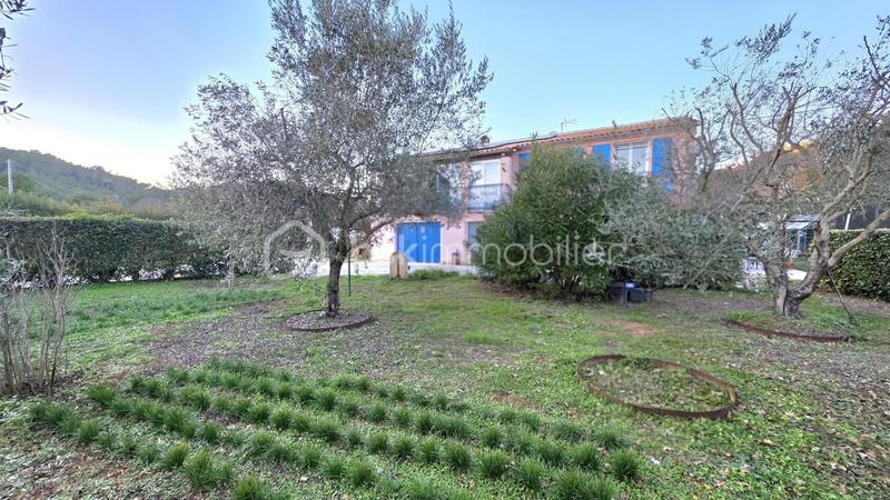 Maison traditionnelle - 140 m² - 6 pièces