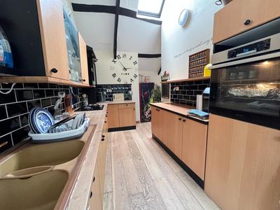 Maison - 230 m² - 7 pièces