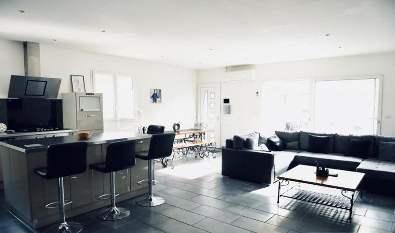 Maison - 367 m² - 13 pièces