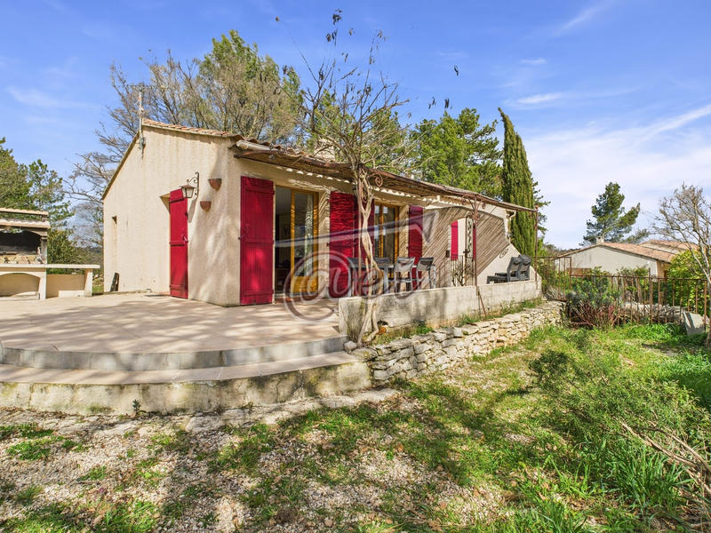 Villa - 100 m² - 5 pièces