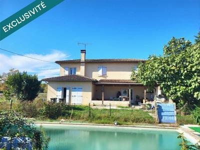 Maison - 335 m² - 14 pièces