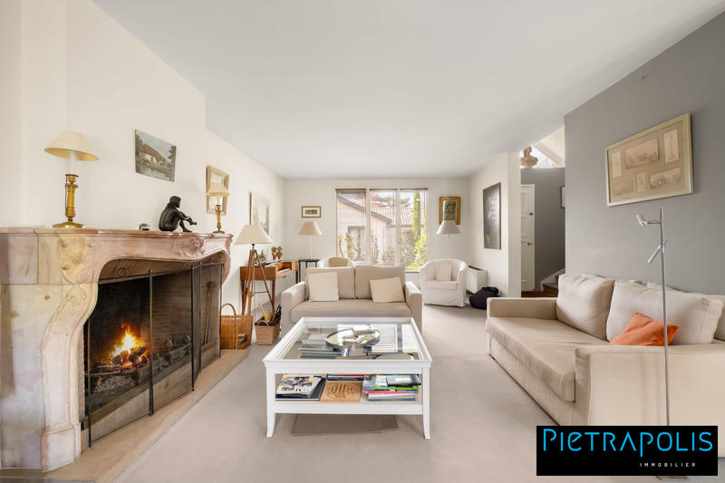 Maison - 224 m² - 7 pièces