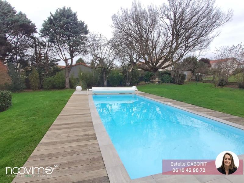 Maison - 200 m² - 9 pièces