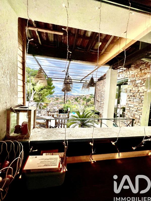 Maison - 267 m² - 11 pièces