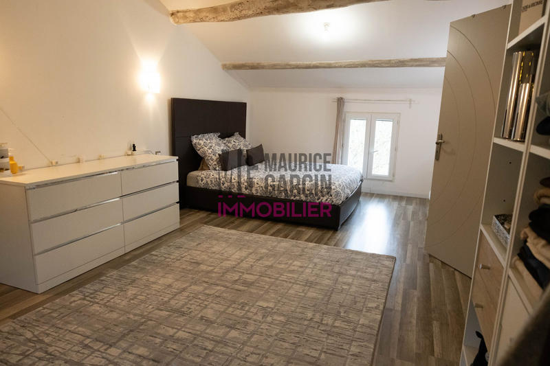 Maison - 238 m² - 6 pièces