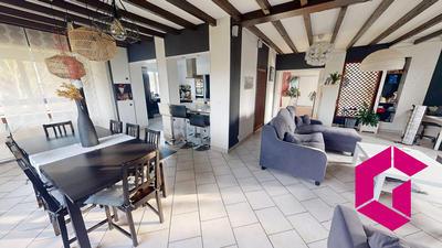 Maison traditionnelle - 243 m² - 5 pièces