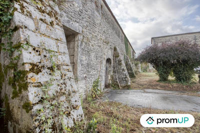 Maison ancienne - 490 m² - 2 pièces