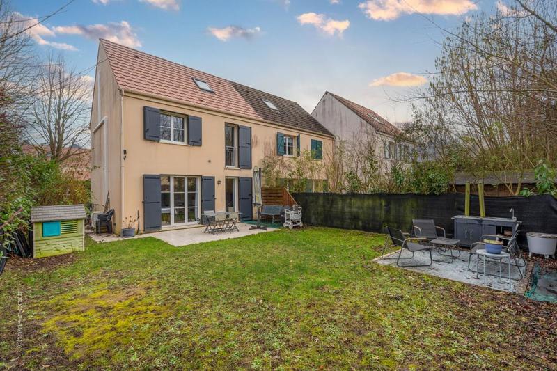 Maison - 95 m² - 5 pièces