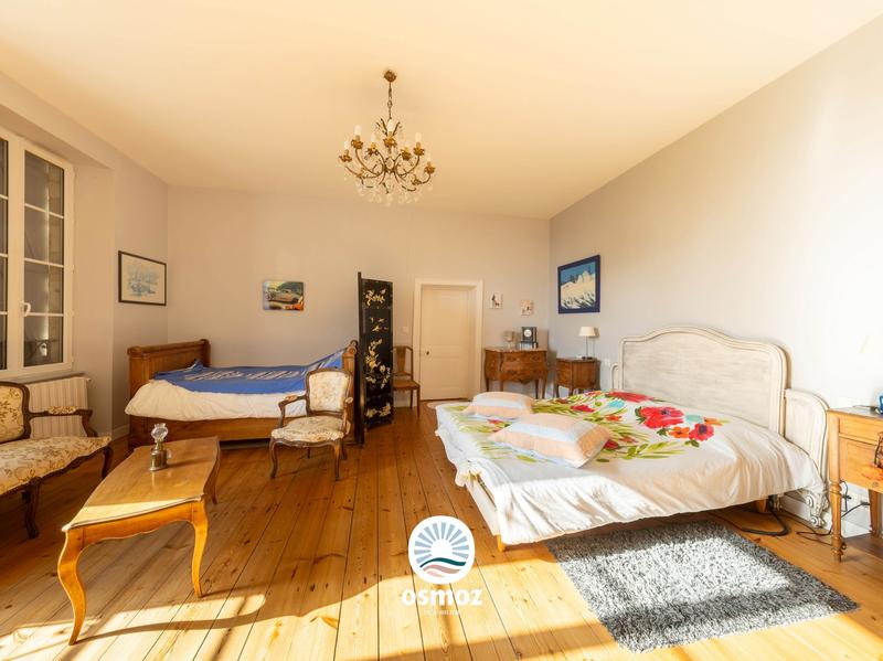 Maison - 450 m² - 14 pièces