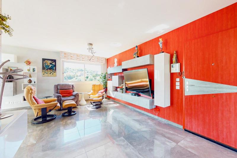 Appartement ancien - 71 m² - 3 pièces