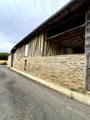 Corps de ferme - 270 m² - 9 pièces