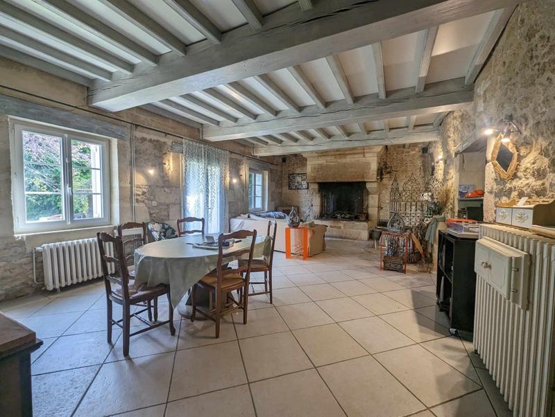 Maison - 220 m² - 9 pièces