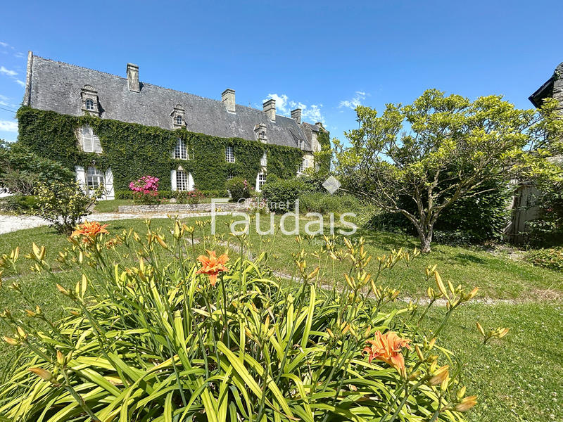 Propriété - 300 m² - 6 pièces