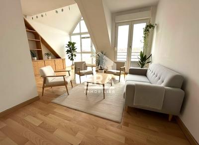 Appartement - 90 m² - 4 pièces