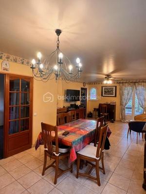 Maison - 104 m² - 5 pièces