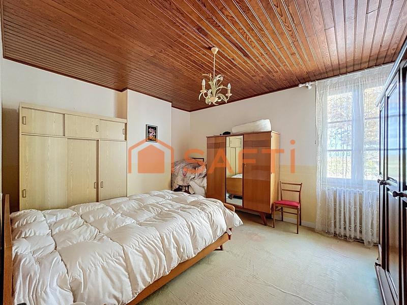 Maison - 223 m² - 9 pièces