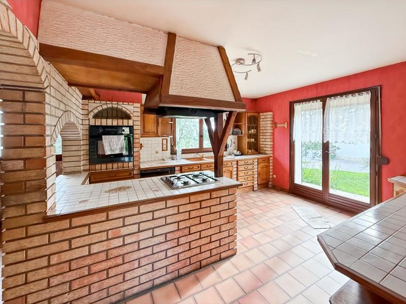 Maison - 215 m² - 6 pièces