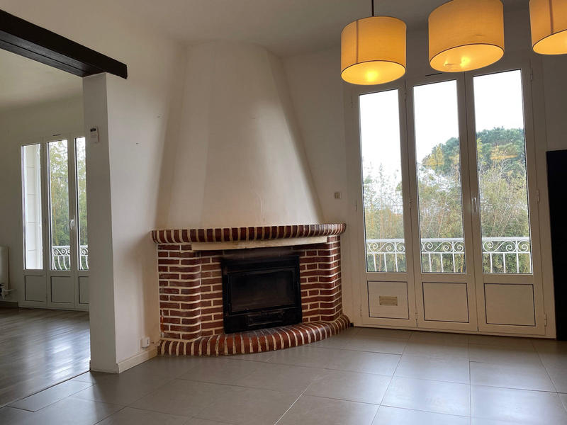 Villa - 200 m² - 10 pièces