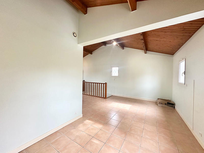 Local commercial - 166 m²