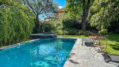 Demeure - 750 m² - 18 pièces