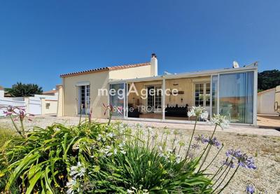 Maison - 93 m² - 4 pièces