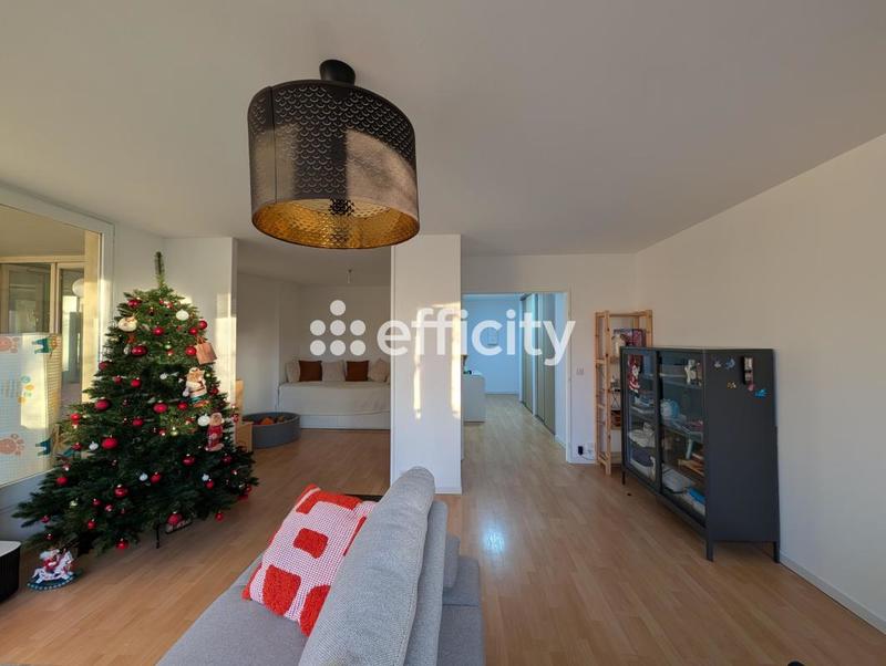 Appartement - 90 m² - 4 pièces