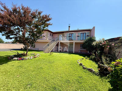 Maison - 235 m² - 8 pièces