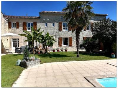 Maison - 170 m² - 5 pièces