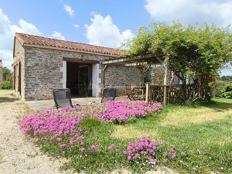 Propriété - 300 m² - 10 pièces