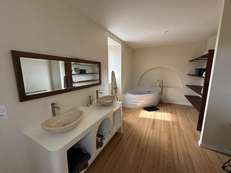 Maison - 205 m² - 5 pièces