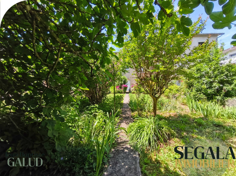 Maison - 99 m² - 5 pièces